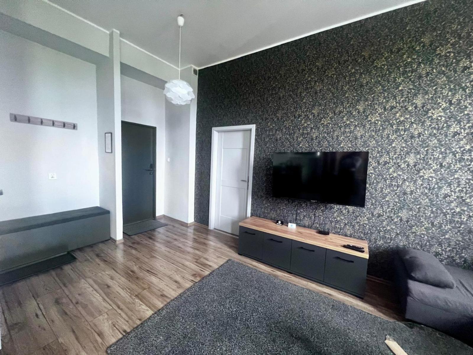 Business Center Apartment Скерневице Екстериор снимка