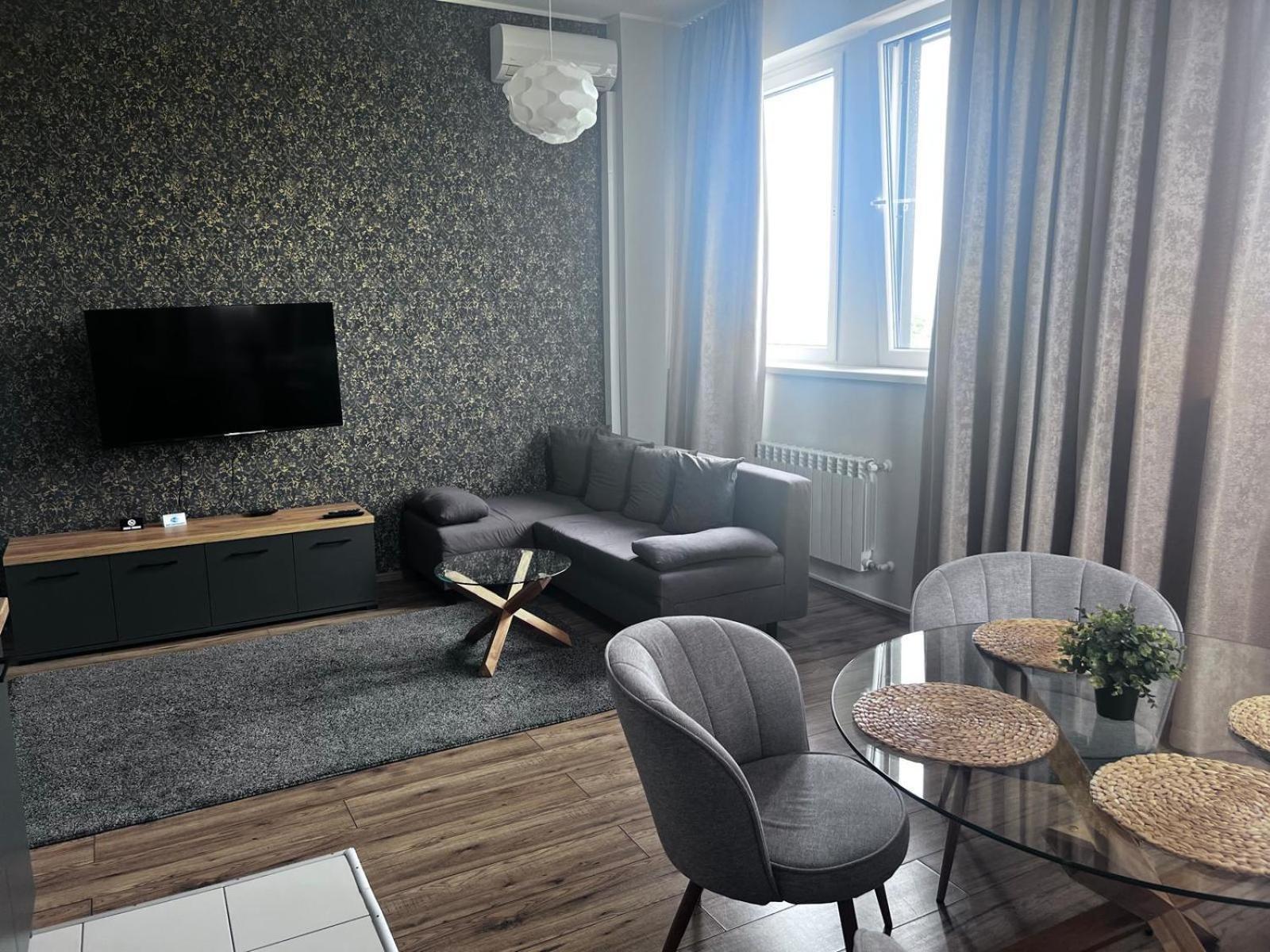 Business Center Apartment Скерневице Екстериор снимка