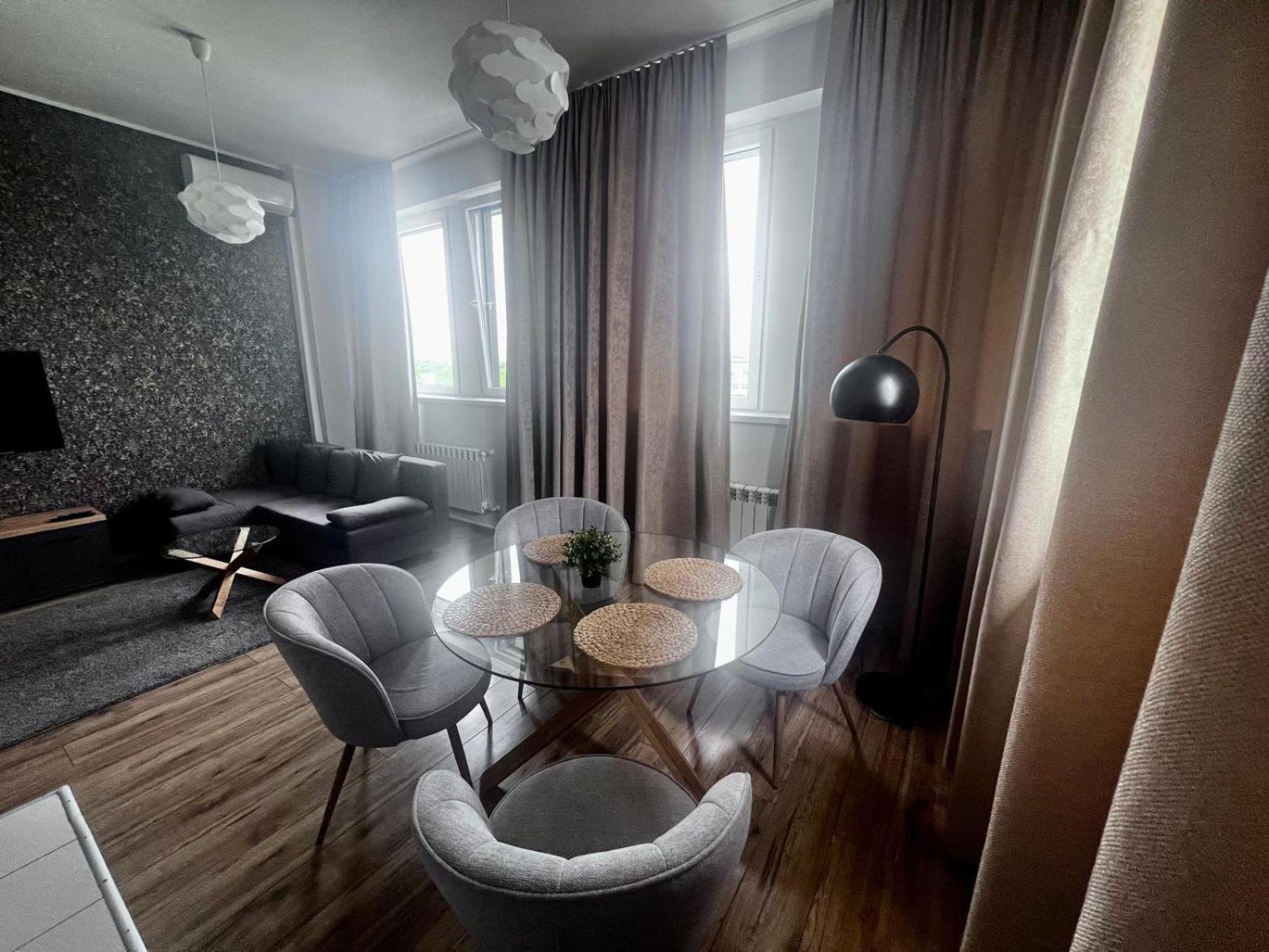 Business Center Apartment Скерневице Екстериор снимка